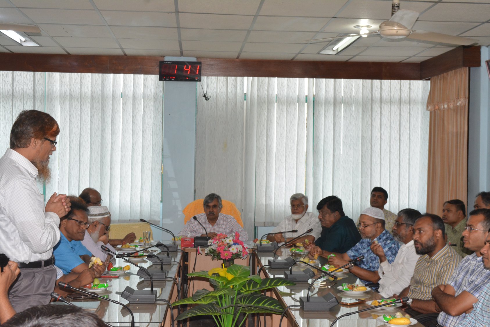 শিক্ষকদের ব্যাক্তিগত প্রোফাইল ওয়েবসাইটে আপলোডসহ ছুটি অনুমোদন অনলাইন ভিত্তিক করার সিদ্ধান্ত