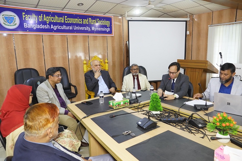 বাকৃবিতে কম্পিউটার প্রশিক্ষণ কোর্সের সনদ বিতরণ অনুষ্ঠিত