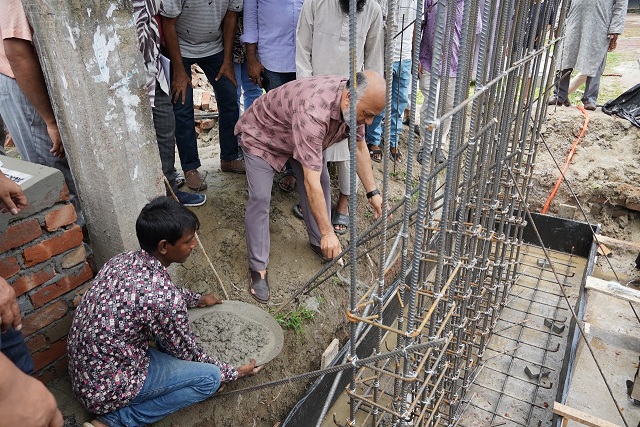 বাকৃবিতে নতুন ৫টি উন্নয়ন প্রকল্পের ভিত্তি প্রস্তর স্থাপন এবং ১টির শুভ উদ্বোধন করলেন ভাইস চ্যান্সেলর