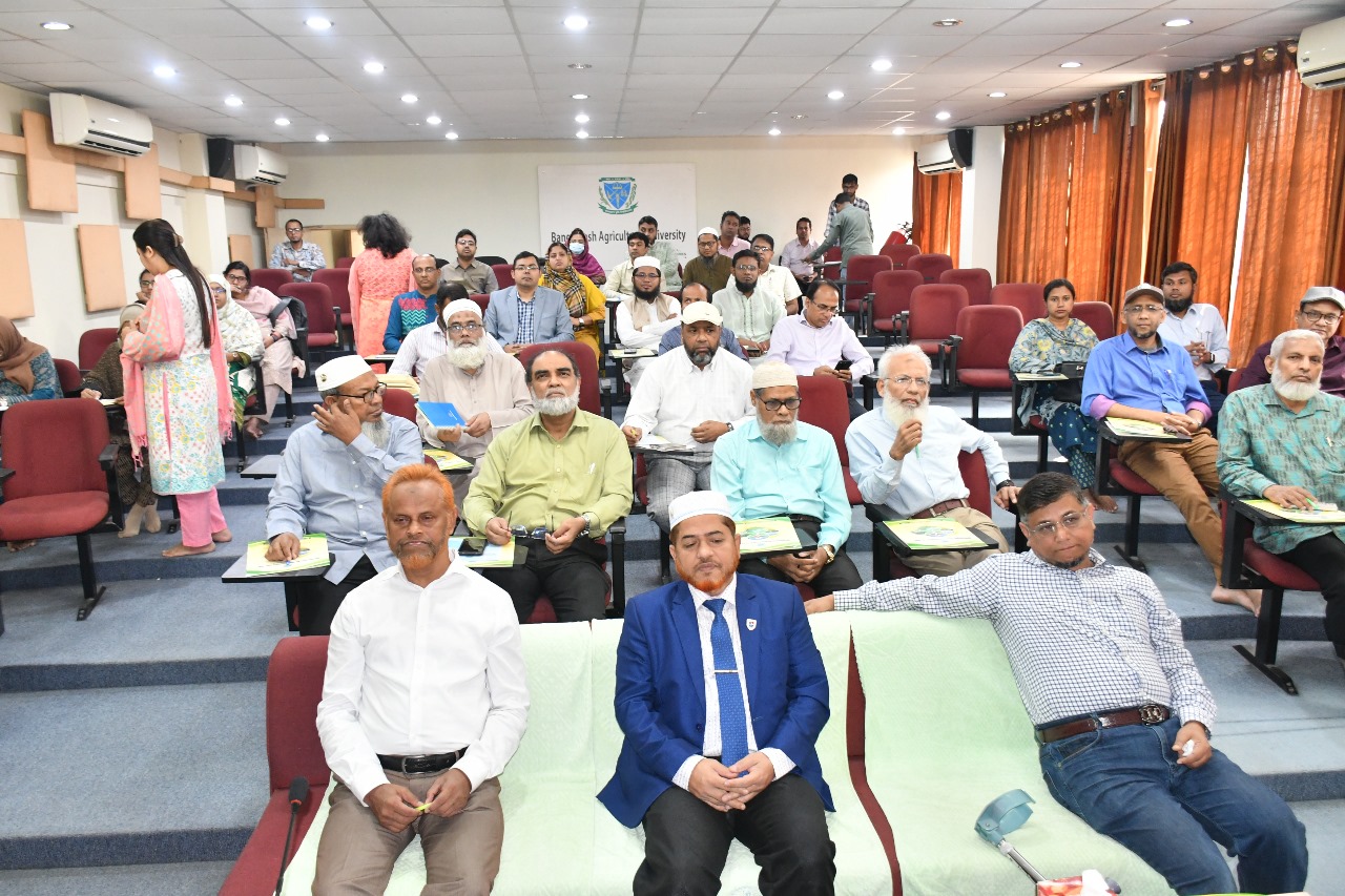 বাকৃবিতে 'বার্ষিক গোপনীয় প্রতিবেদন লিখন' শীর্ষক  কর্মশালা অনুষ্ঠিত