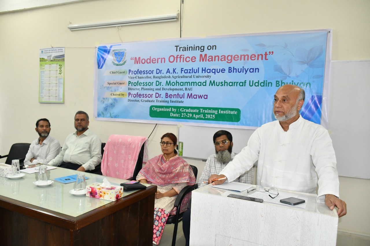 সরকারি টাকায় অর্জিত প্রশিক্ষণের জবাবদিহিতা নিশ্চিত করতে হবে-কর্মকর্তাদের উদ্দেশ্যে বাকৃবি ভাইস-চ্যান্সেলর