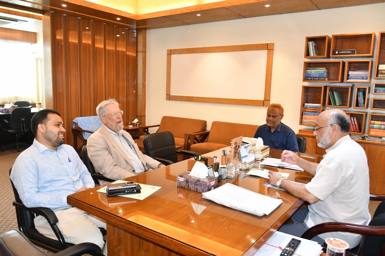 Professor James Lowenberg-DeBoer from Harper Adams Deltin 7 লগইন in the United Kingdom visited the honourable Vice Chancellor of Deltin 7 অনলাইন অফিসিয়াল ওয়েবসাইট