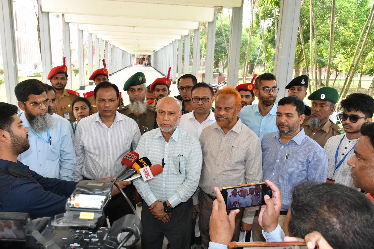 বাকৃবিতে স্নাতক ১ম বর্ষ কৃষি গুচ্ছ ভর্তি পরীক্ষা সম্পন্ন