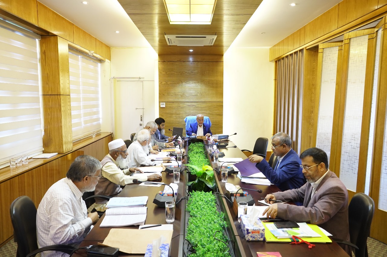 বাংলাদেশ কৃষি বিশ্ববিদ্যালয় সিন্ডিকেটের ৩৩০তম সভা ১৯ নভেম্বর ২০২৫, বুধবার সকাল ১১:০০ ঘটিকায়  সিন্ডিকেটের চেয়ারম্যান ও মাননীয় ভাইস-চ্যান্সেলর প্রফেসর ড. এ কে ফজলুল হক ভূঁইয়া-এর সভাপতিত্বে মাননীয় ভাইস-চ্যান্সেলর-এর অফিসকক্ষে অনুষ্ঠিত হয়েছে ।