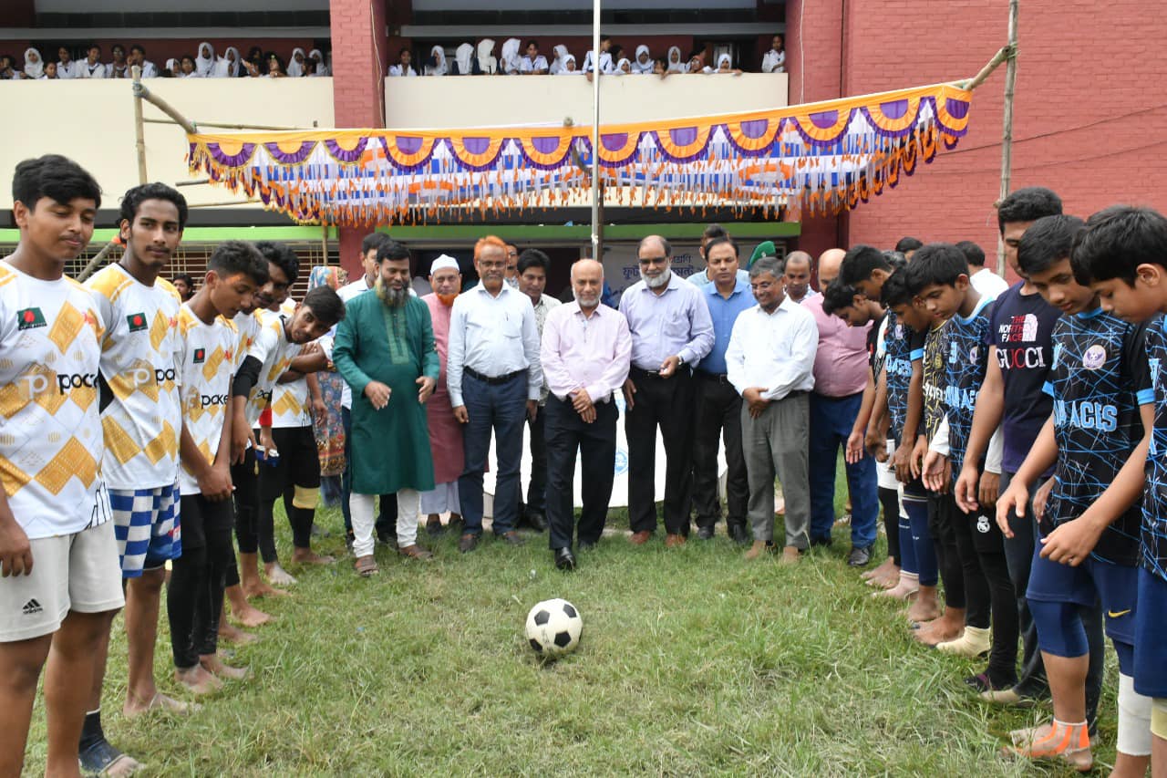 কৃষি বিশ্ববিদ্যালয় হাইস্কুলে আন্তঃশ্রেণী ফুটবল টূর্নামেন্ট ২০২৪ অনুষ্ঠিত।