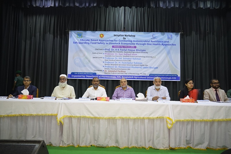 বাকৃবিতে জলবায়ু-সহিষ্ণু পদ্ধতিতে অ্যান্টিমাইক্রোবিয়াল রেজিস্ট্যান্স প্রতিরোধ বিষয়ক প্রারম্ভিক কর্মশালা অনুষ্ঠিত