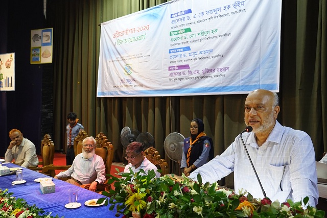 প্রতি সেমিস্টারে নয়, শুধু প্রবেশন পর্যায়ে উপনীত শিক্ষার্থীদের অভিভাবকের মোবাইলে ফলাফল পৌছে যাবেঃ ভাইস-চ্যান্সেলর